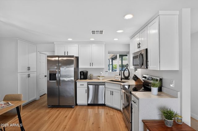 5510 W CAROL Avenue, Glendale, AZ 85302