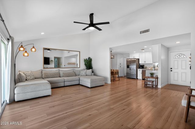 5510 W CAROL Avenue, Glendale, AZ 85302