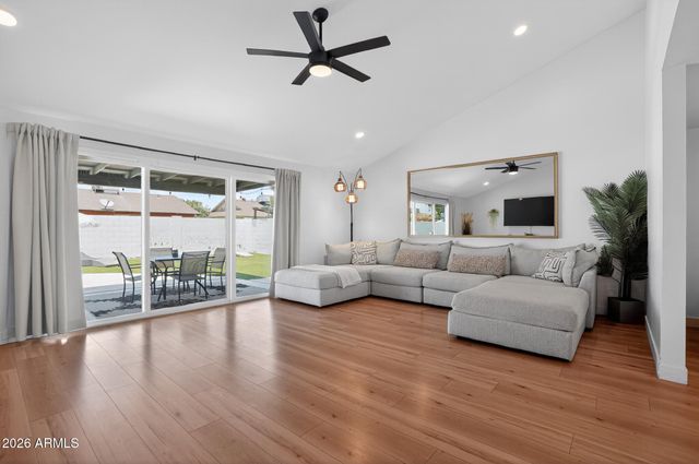 5510 W CAROL Avenue, Glendale, AZ 85302