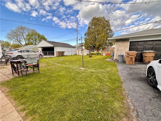 21 Montfort Drive, Cheektowaga, NY 14225