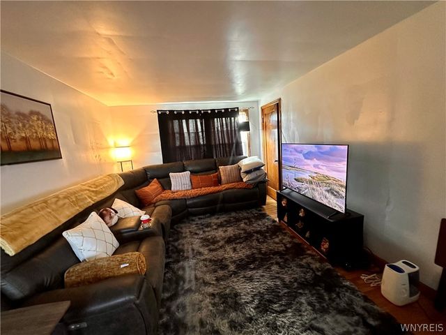 21 Montfort Drive, Cheektowaga, NY 14225