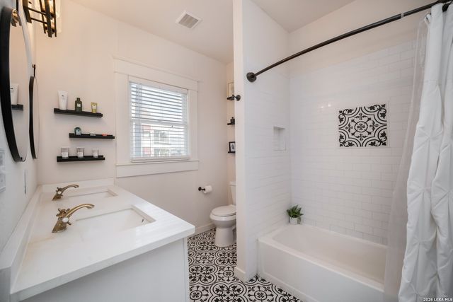 901 W Woodlawn, San Antonio, TX 78201