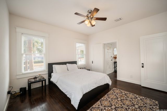 901 W Woodlawn, San Antonio, TX 78201