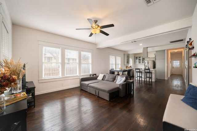 901 W Woodlawn, San Antonio, TX 78201