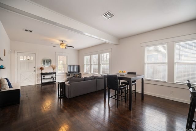 901 W Woodlawn, San Antonio, TX 78201