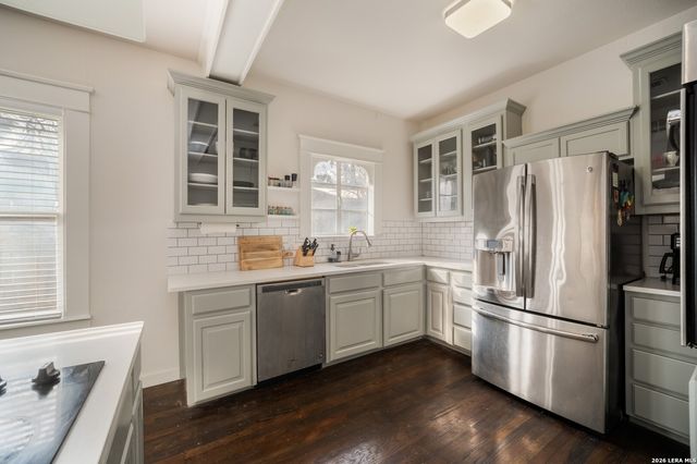 901 W Woodlawn, San Antonio, TX 78201