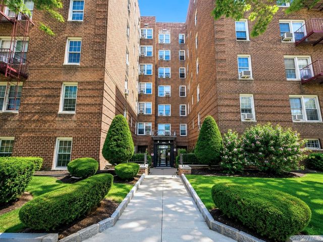 6385 Woodhaven Boulevard 5A2, Rego Park, NY 11374