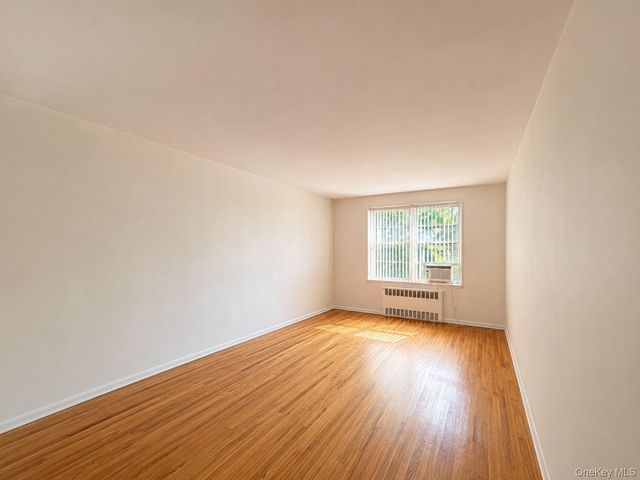 6385 Woodhaven Boulevard 5A2, Rego Park, NY 11374