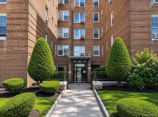 6385 Woodhaven Boulevard 5A2, Rego Park, NY 11374