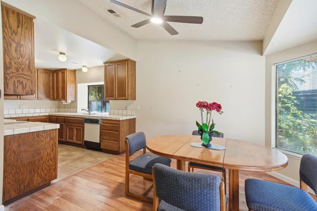 9169 Falcon Creek Cir, Elk Grove, CA 95624
