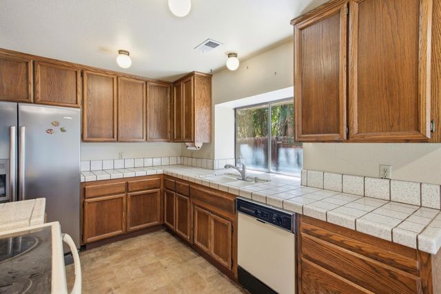 9169 Falcon Creek Cir, Elk Grove, CA 95624