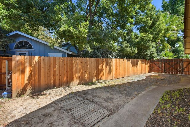 9169 Falcon Creek Cir, Elk Grove, CA 95624
