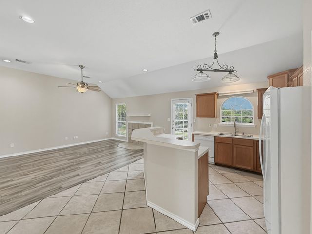 125 Barton RD, San Marcos, TX 78666