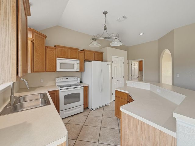 125 Barton RD, San Marcos, TX 78666