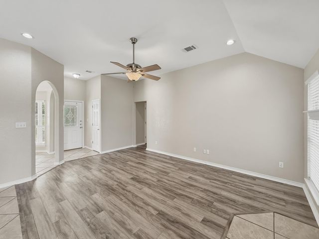 125 Barton RD, San Marcos, TX 78666