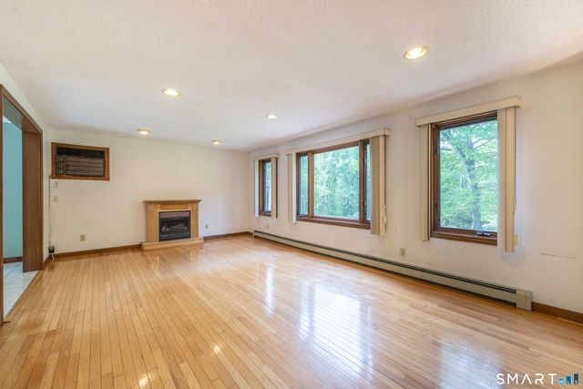 209 Cranberry Pond Road, Norwich, CT 06360