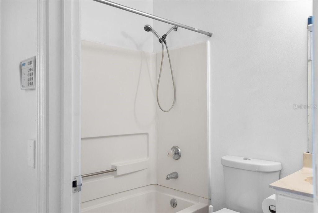 Image 20 of property listing at 3651 N GOLDENROD ROAD A101, Winter Park, FL 32792