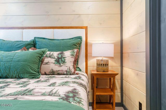 625 Summer Valley Way, Sevierville, TN 37862