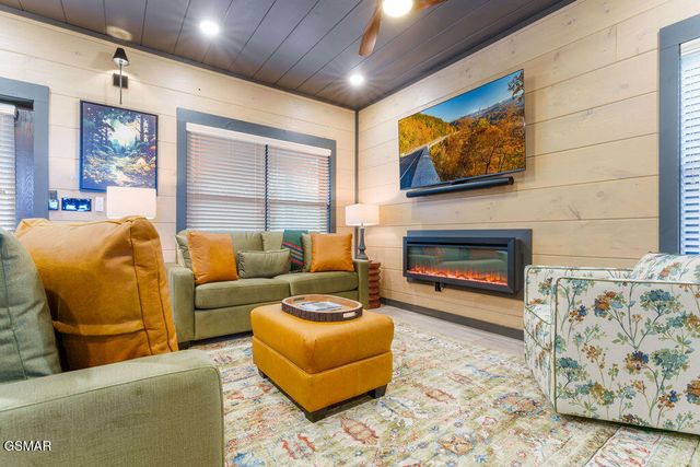 625 Summer Valley Way, Sevierville, TN 37862