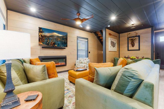 625 Summer Valley Way, Sevierville, TN 37862