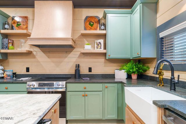 625 Summer Valley Way, Sevierville, TN 37862