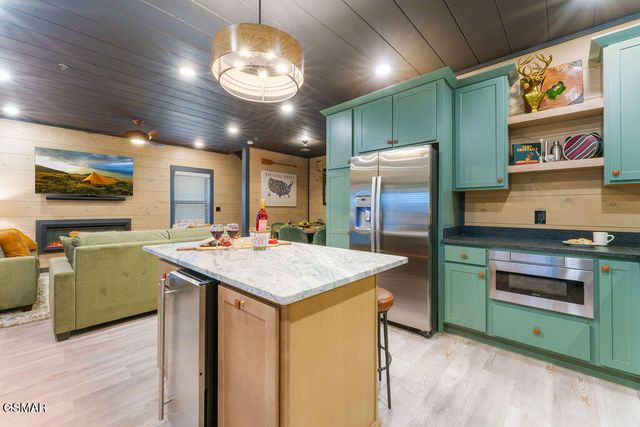 625 Summer Valley Way, Sevierville, TN 37862