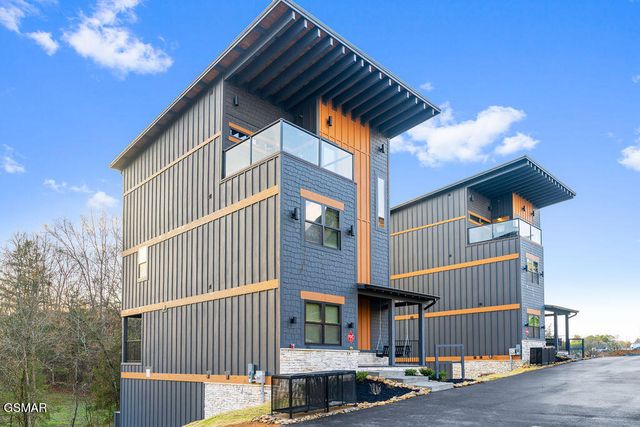 625 Summer Valley Way, Sevierville, TN 37862