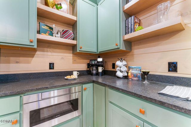 625 Summer Valley Way, Sevierville, TN 37862