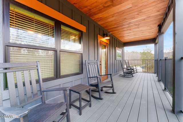 625 Summer Valley Way, Sevierville, TN 37862