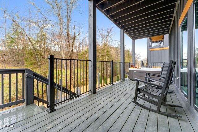 625 Summer Valley Way, Sevierville, TN 37862