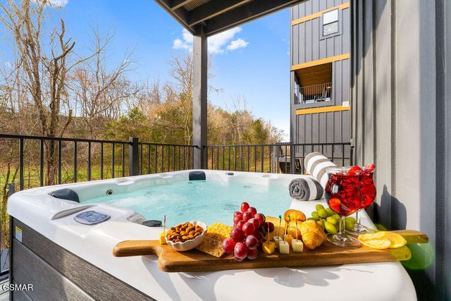 625 Summer Valley Way, Sevierville, TN 37862