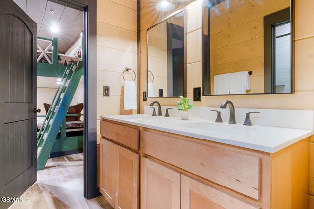 625 Summer Valley Way, Sevierville, TN 37862