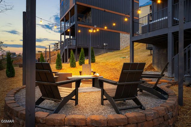 625 Summer Valley Way, Sevierville, TN 37862