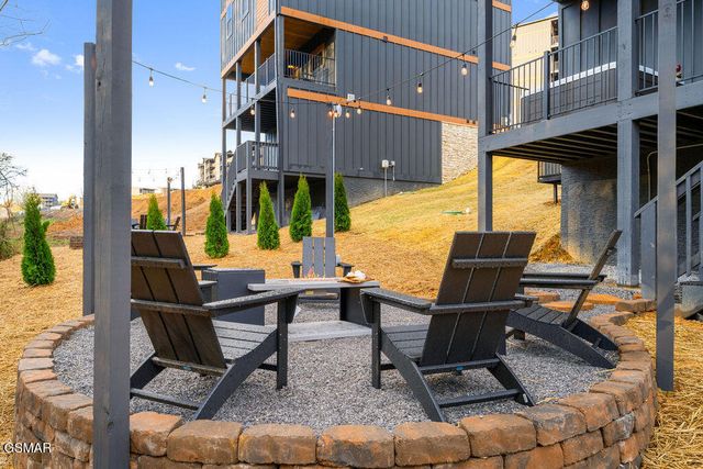 625 Summer Valley Way, Sevierville, TN 37862