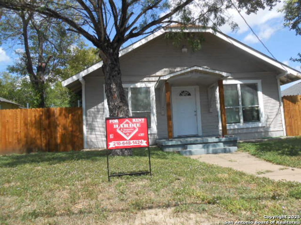 2051 Martin Luther King, San Antonio, TX 78203