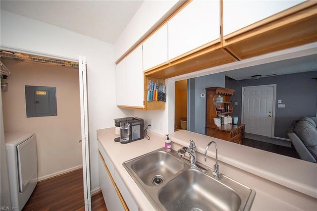 3815 Holston River Reach Apt D, Portsmouth, VA 23703