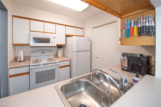 3815 Holston River Reach Apt D, Portsmouth, VA 23703