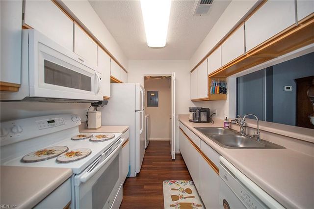 3815 Holston River Reach Apt D, Portsmouth, VA 23703