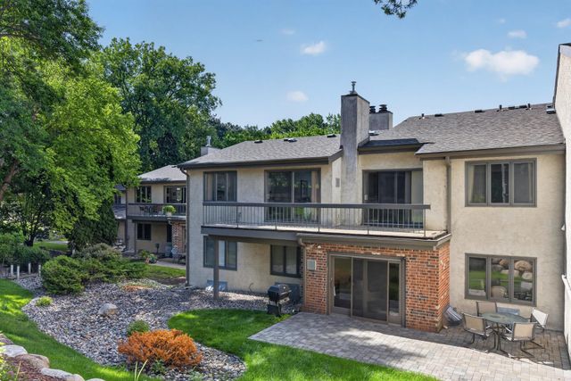 6066 Blake Ridge Road, Edina, MN 55436