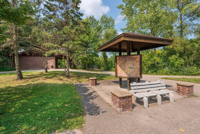 6066 Blake Ridge Road, Edina, MN 55436