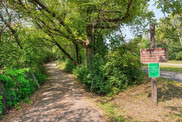 6066 Blake Ridge Road, Edina, MN 55436