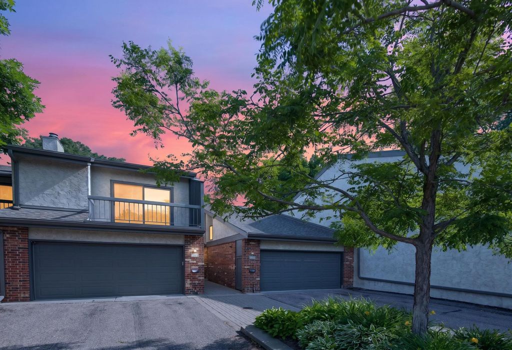 6066 Blake Ridge Road, Edina, MN 55436