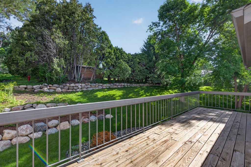 6066 Blake Ridge Road, Edina, MN 55436 — photo 2