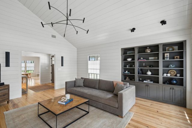 922 Kincade Drive, Mount Pleasant, SC 29464