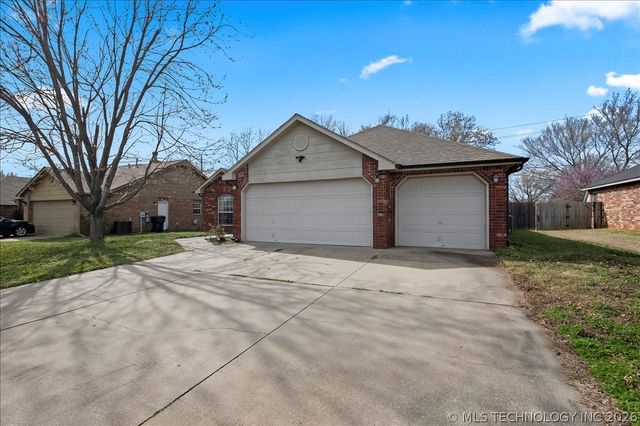 11822 N 107th East Avenue, Collinsville, OK 74021