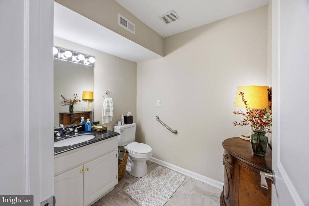 Image 32 of property listing at 40 GREENWOOD SHLS, Grasonville, MD 21638