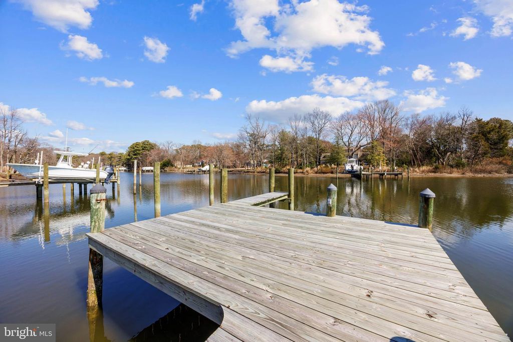 Image 4 of property listing at 40 GREENWOOD SHLS, Grasonville, MD 21638