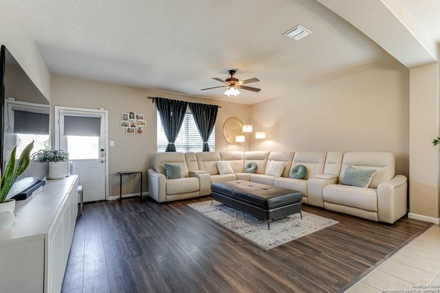 6019 JULIANS CV, San Antonio, TX 78244