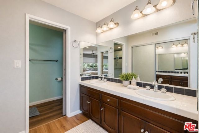 7625 Reseda Boulevard 305, Los Angeles, CA 91335
