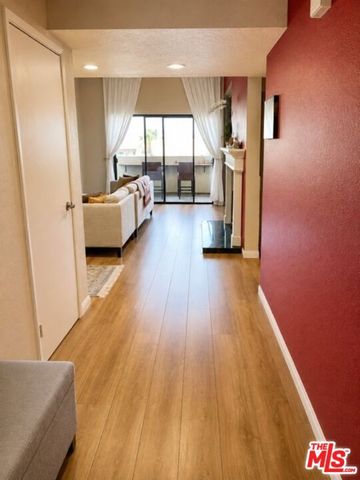 7625 Reseda Boulevard 305, Los Angeles, CA 91335